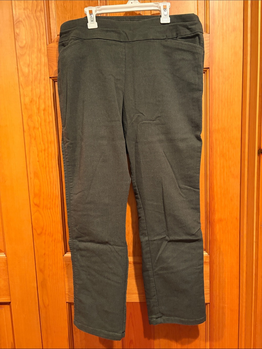 Women’s Green Straight Pull-On Pants